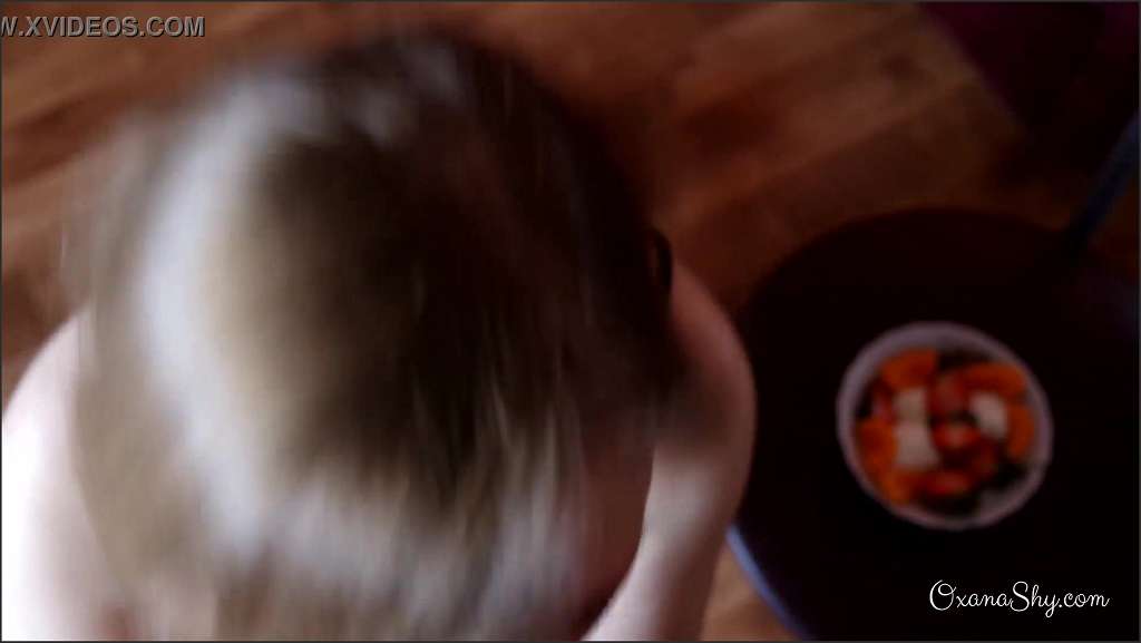 Oxana heiße MILF auf Studenten-Sexparty gefickt